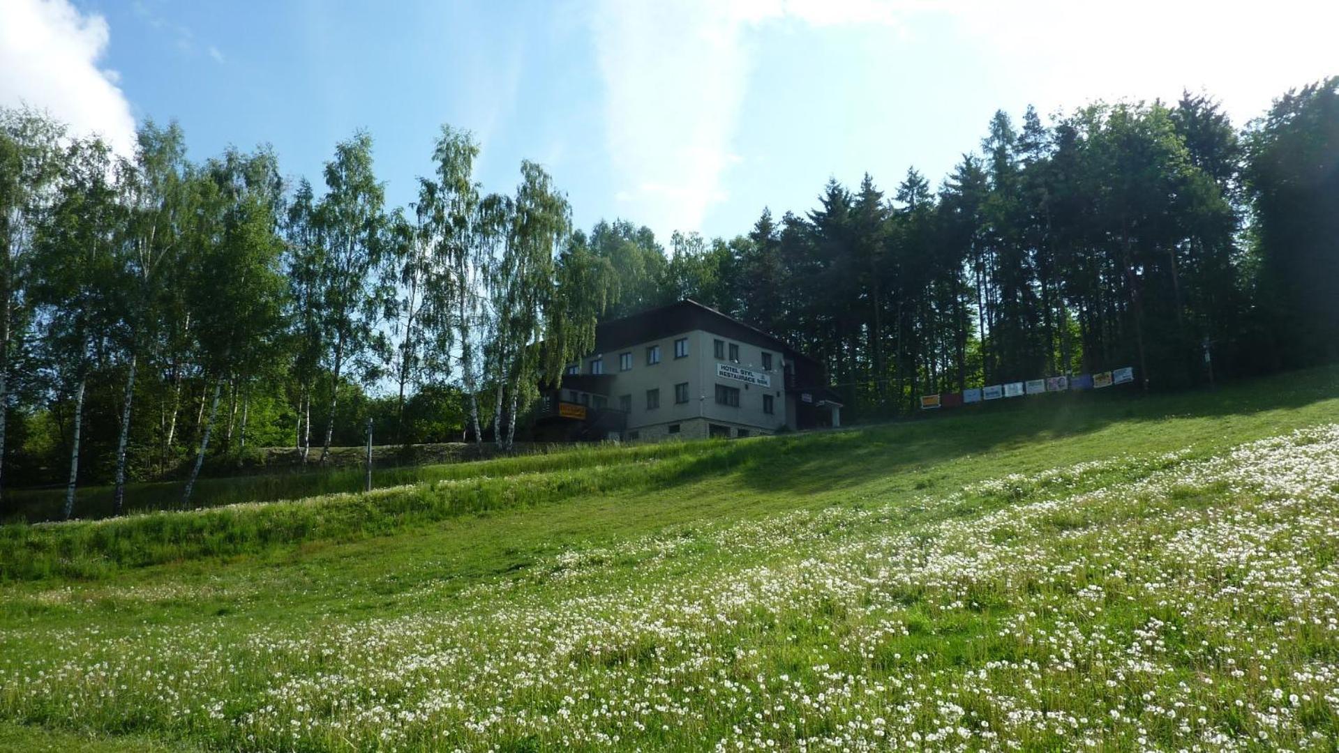 Penzion Horalka Hlinsko Exterior photo